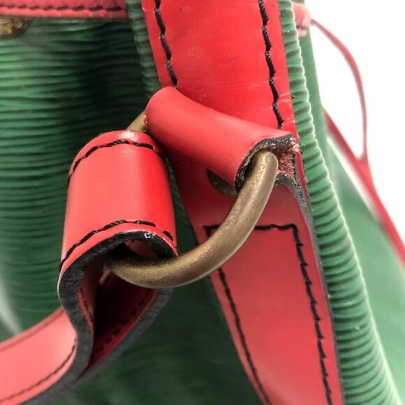 LOUIS VUITTON M44147 Epi Petit Noe Drawstring bag Shoulder bag - Picture 4 of 14